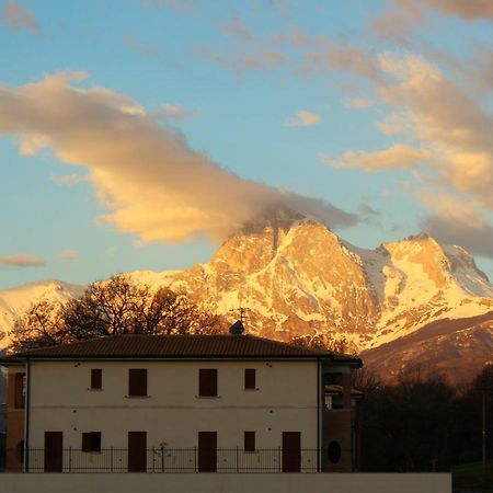 Residence Stella Del Gran Sasso Colledara Zewnętrze zdjęcie