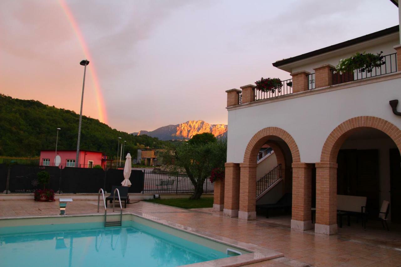 Residence Stella Del Gran Sasso Colledara Zewnętrze zdjęcie
